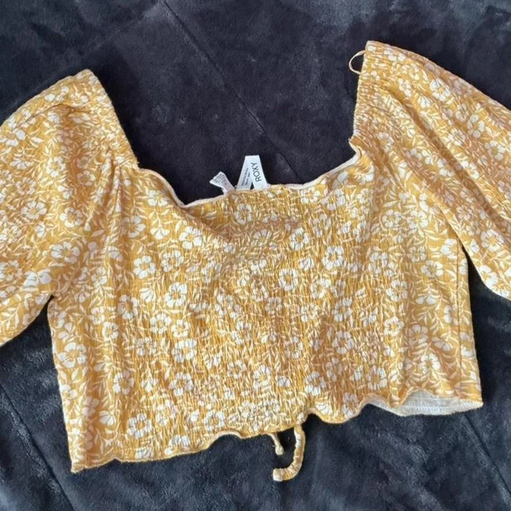 Roxy yellow and white crop top Size L see last picture for imperfections